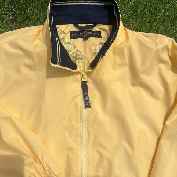 Tommy Hilfiger Golf, Yellow Windbreaker Lightweight Athletic Jacket, Size L - Picture 2 of 9